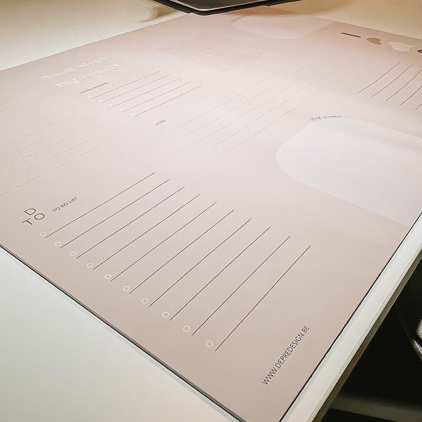 Desk pad