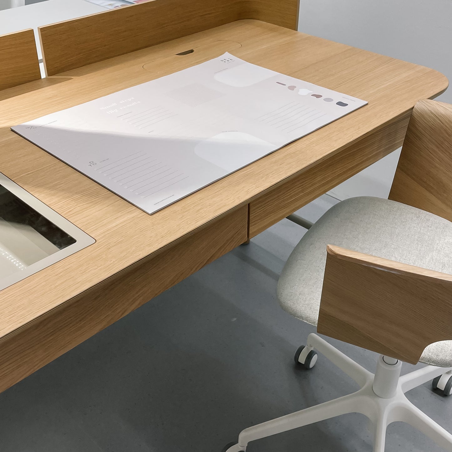 Desk pad